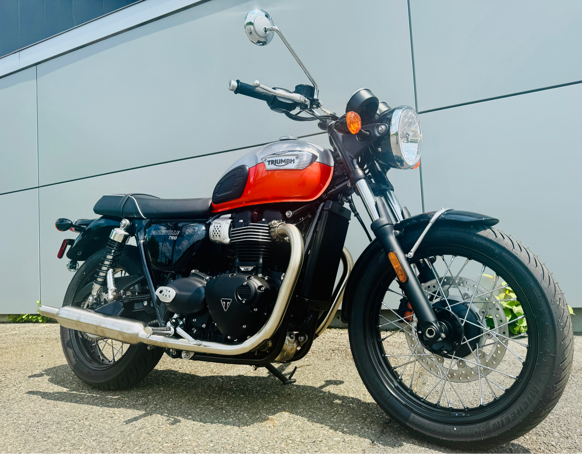 2025 Triumph Bonneville T100 in Foxboro, Massachusetts - Photo 4