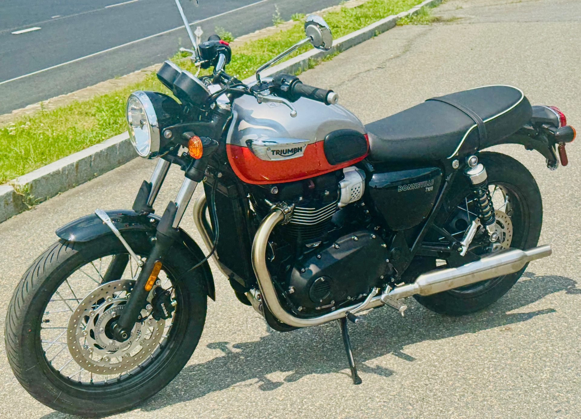 2025 Triumph Bonneville T100 in Foxboro, Massachusetts - Photo 16