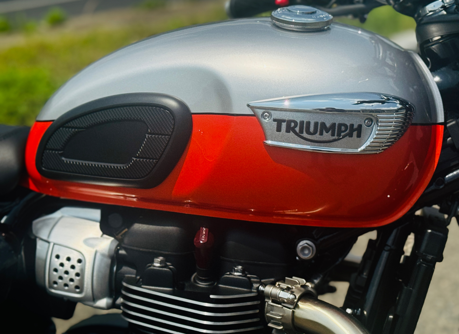 2025 Triumph Bonneville T100 in Foxboro, Massachusetts - Photo 2