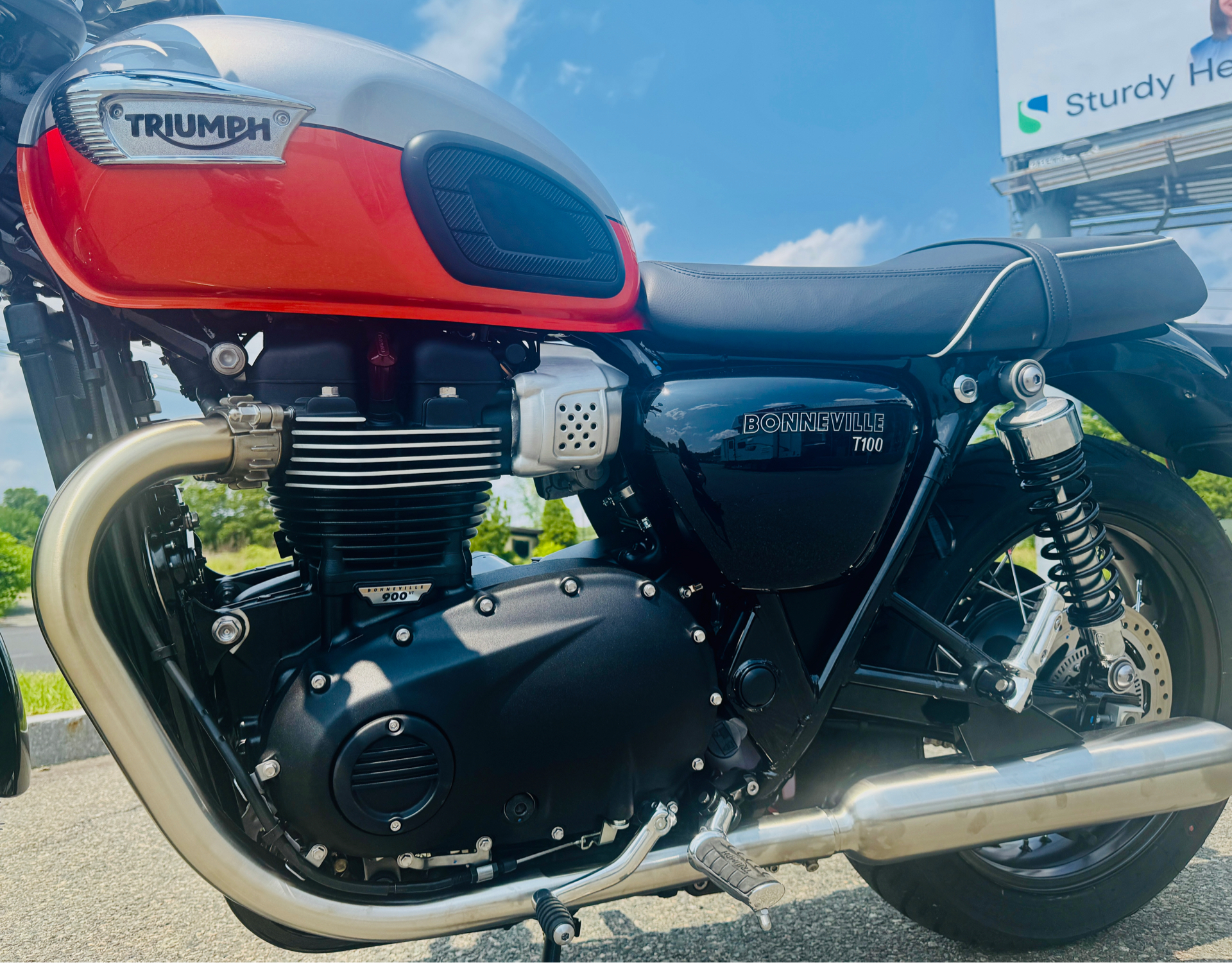 2025 Triumph Bonneville T100 in Foxboro, Massachusetts - Photo 10