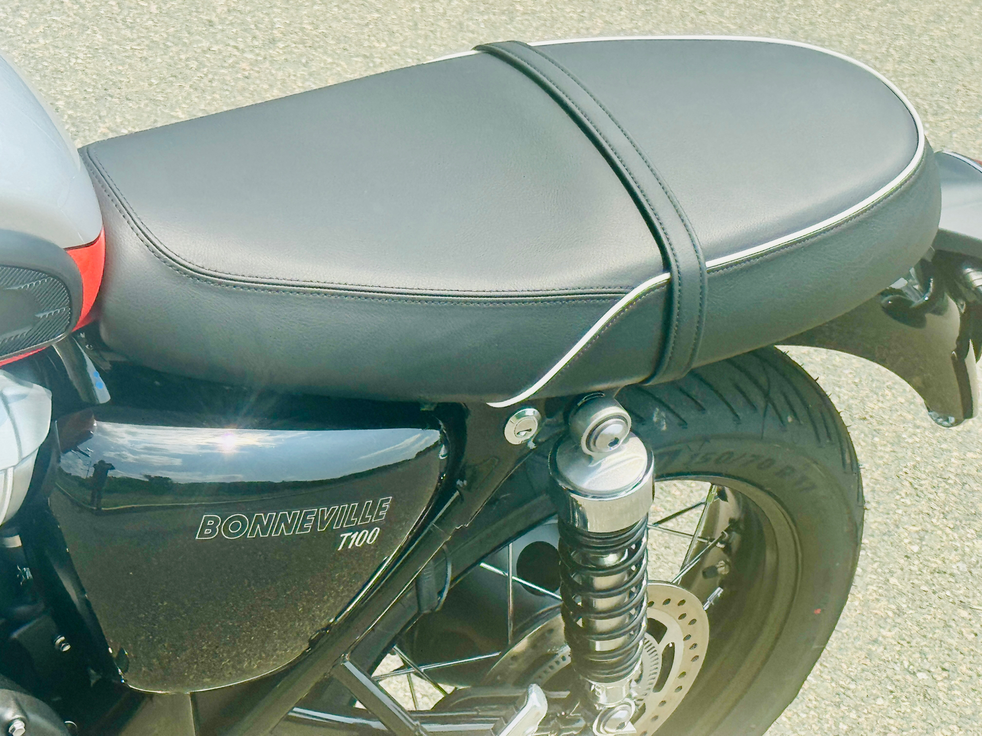 2025 Triumph Bonneville T100 in Foxboro, Massachusetts - Photo 11