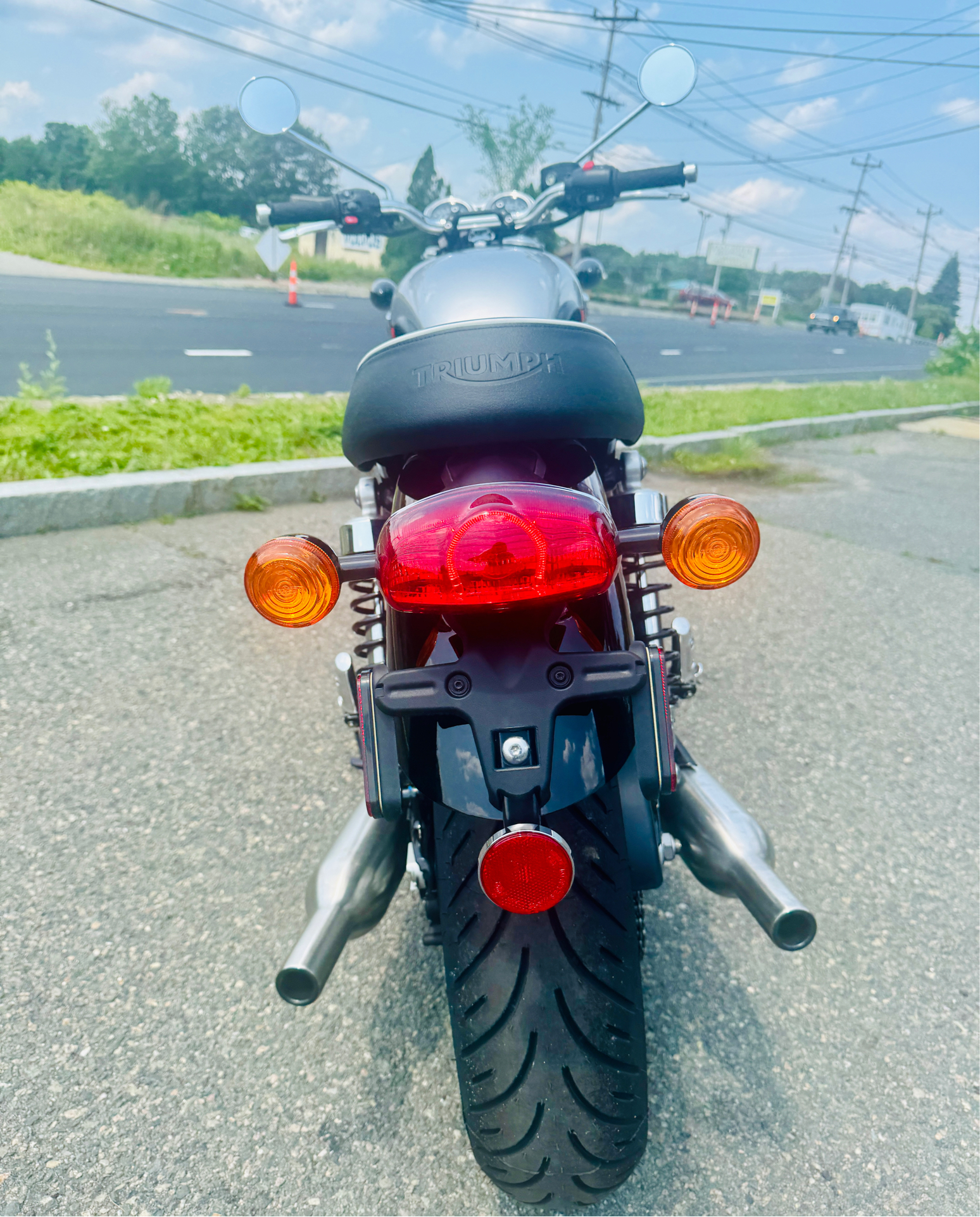 2025 Triumph Bonneville T100 in Foxboro, Massachusetts - Photo 9