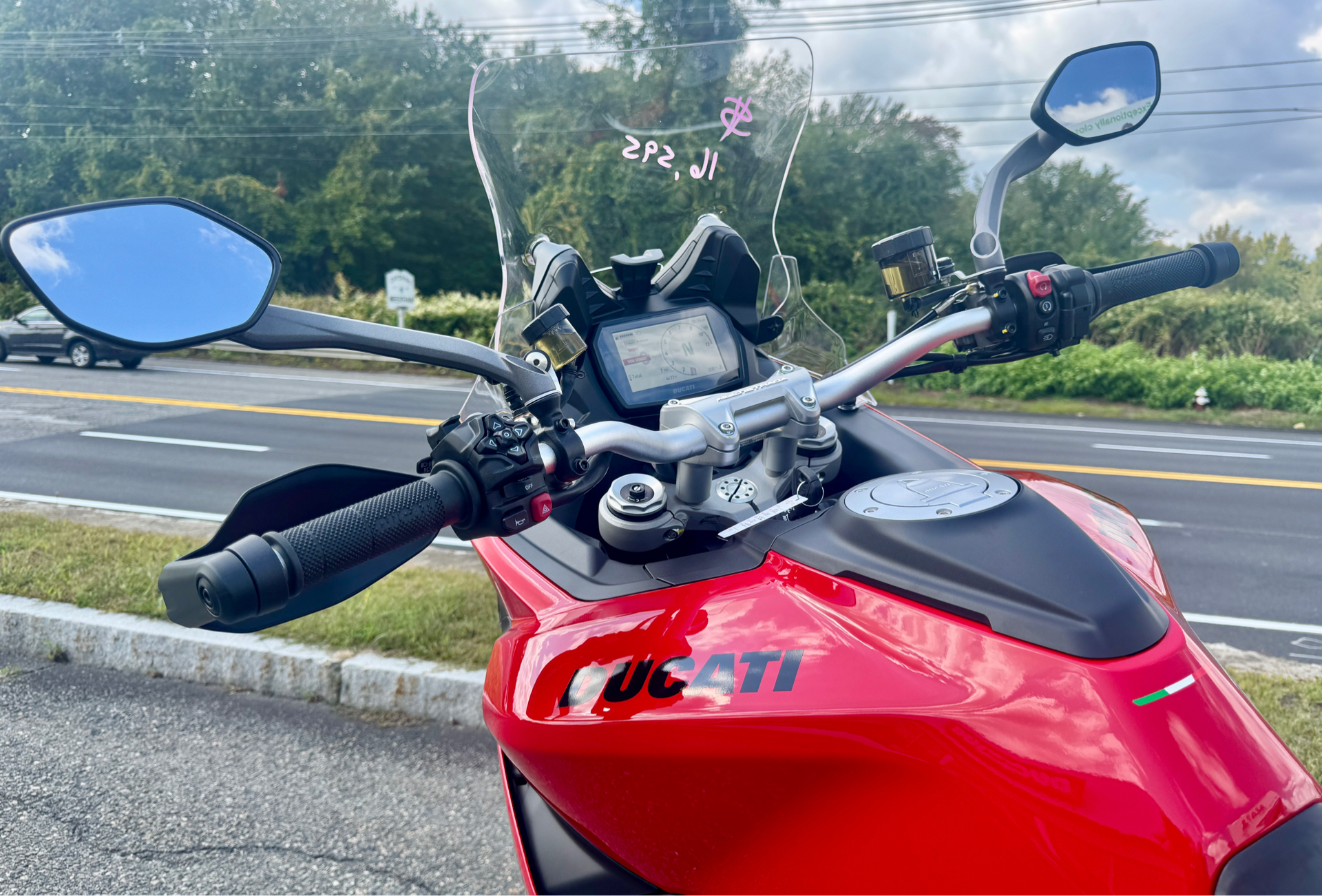 2025 Ducati Multistrada V2 S in Foxboro, Massachusetts - Photo 20