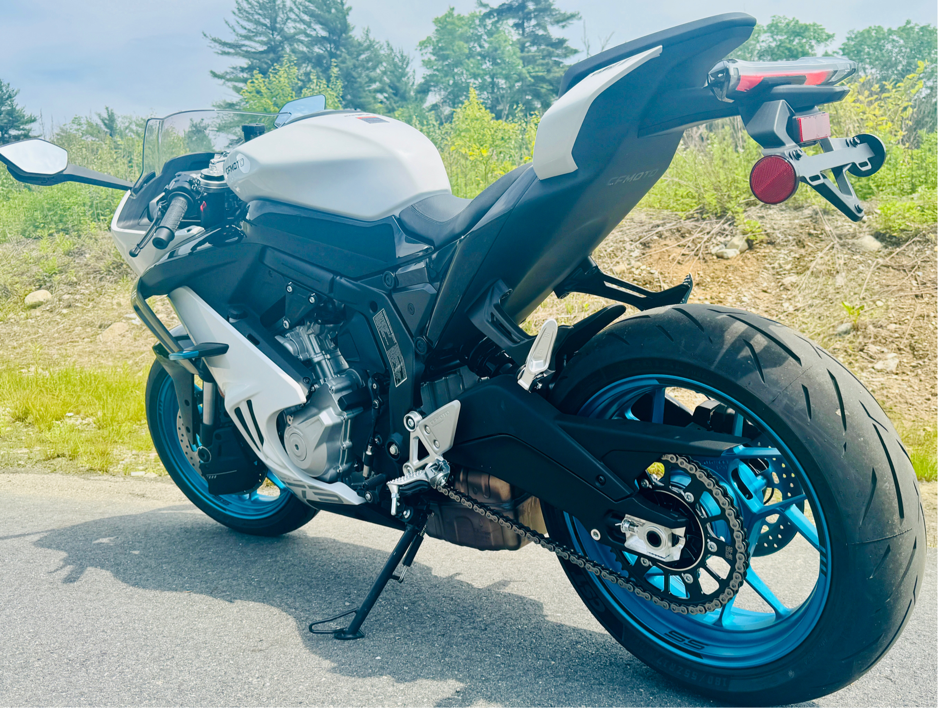 2025 CFMOTO 675SS in Foxboro, Massachusetts - Photo 12
