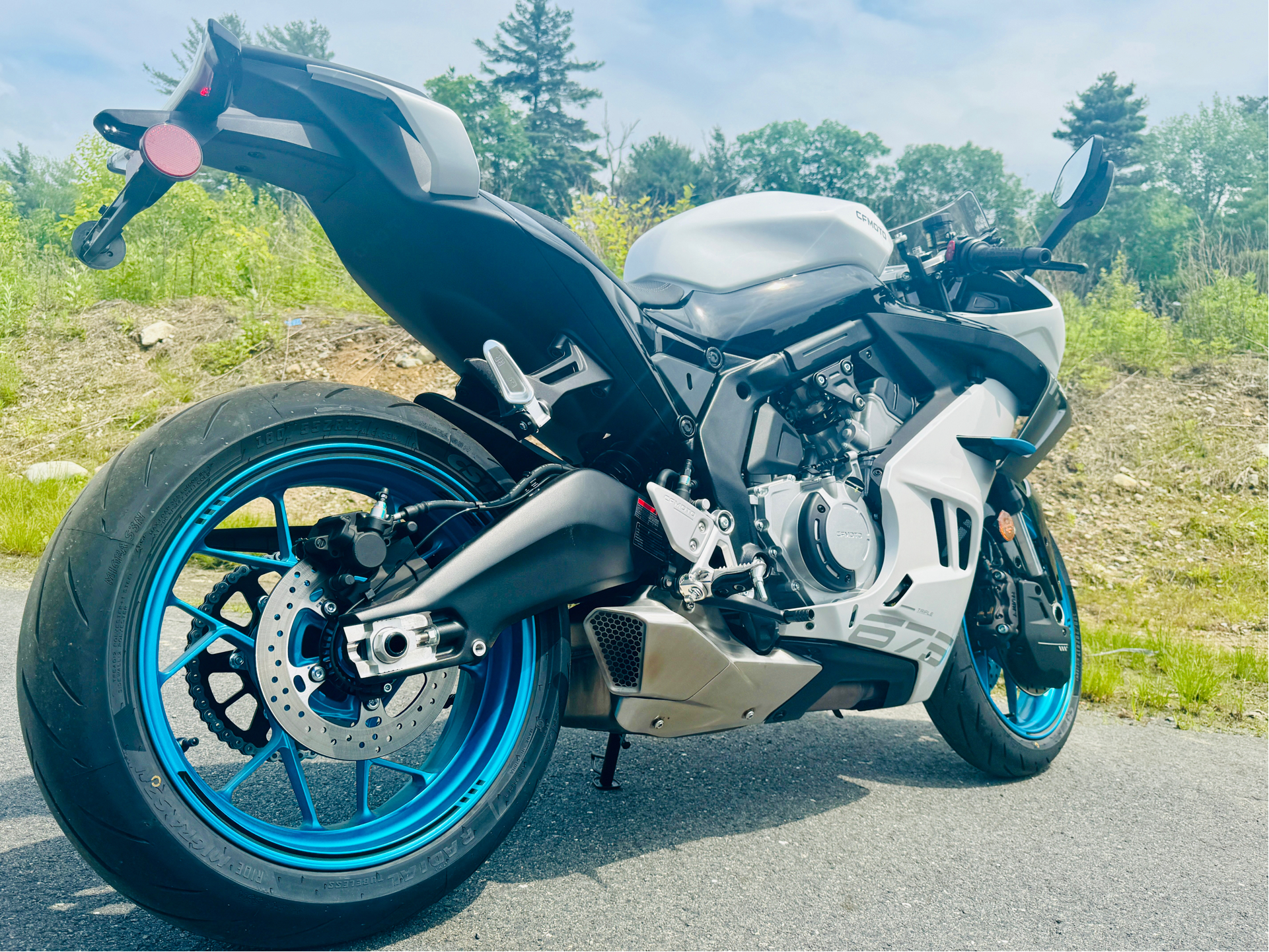 2025 CFMOTO 675SS in Foxboro, Massachusetts - Photo 6
