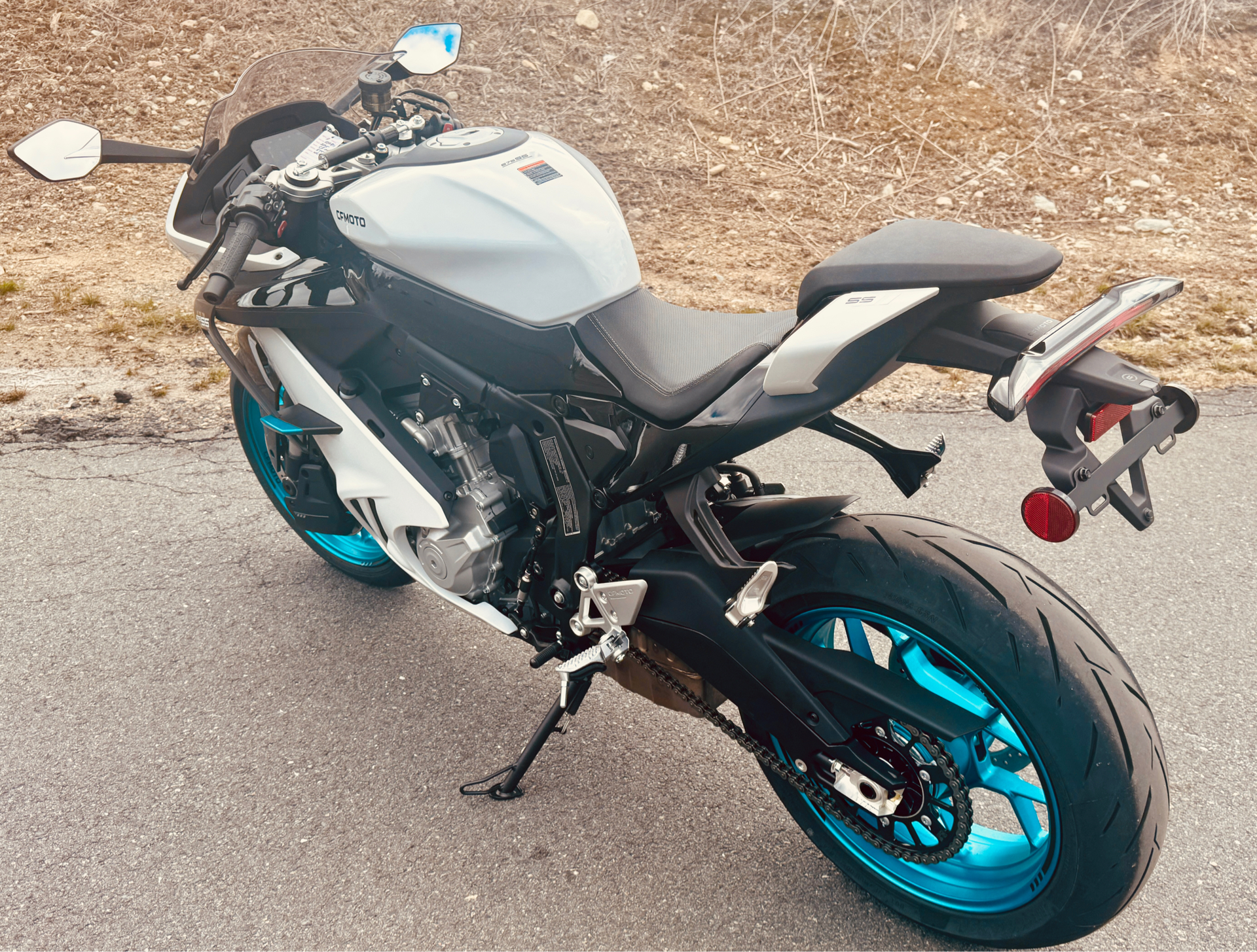 2025 CFMOTO 675SS in Foxboro, Massachusetts - Photo 11