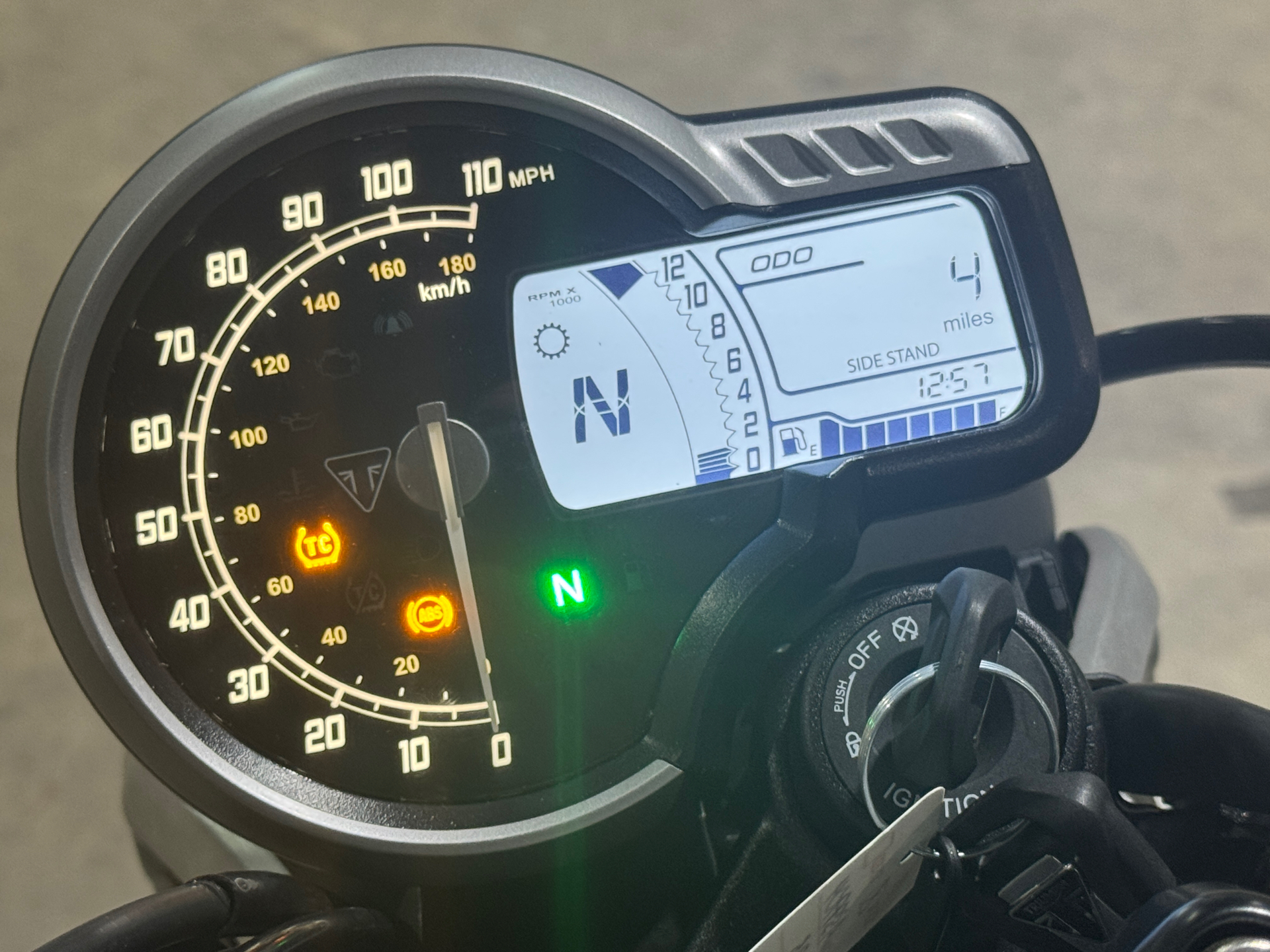 2025 Triumph Speed 400 in Foxboro, Massachusetts - Photo 13