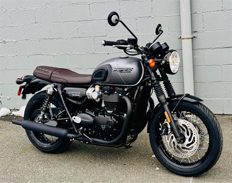 2025 Triumph Bonneville T120 Black in Foxboro, Massachusetts - Photo 7