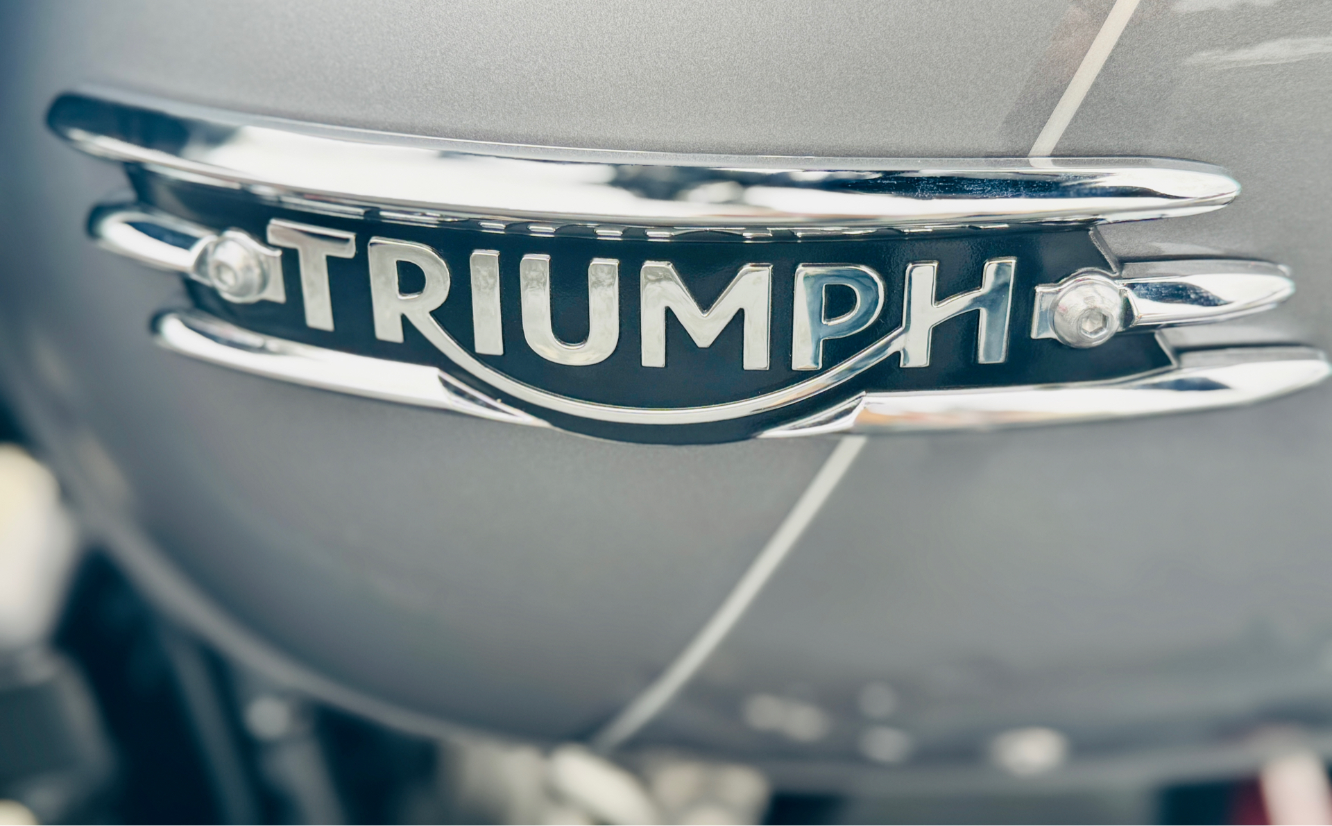 2025 Triumph Bonneville T120 Black in Foxboro, Massachusetts - Photo 2