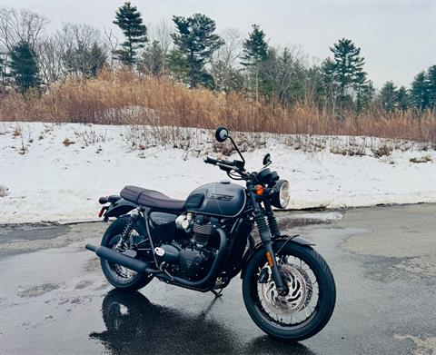 2025 Triumph Bonneville T120 Black in Foxboro, Massachusetts - Photo 4