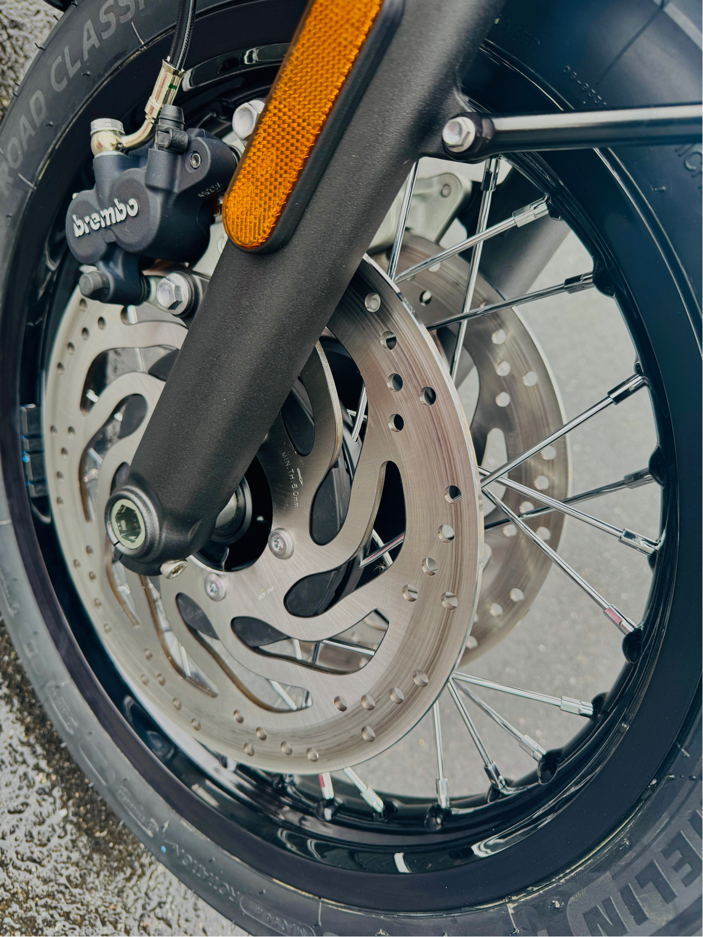 2025 Triumph Bonneville T120 Black in Foxboro, Massachusetts - Photo 9