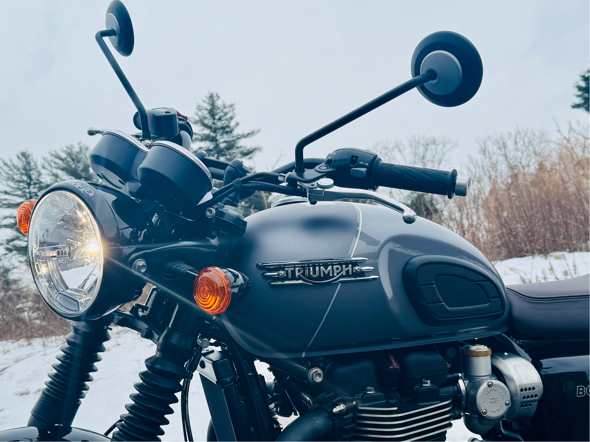 2025 Triumph Bonneville T120 Black in Foxboro, Massachusetts - Photo 34