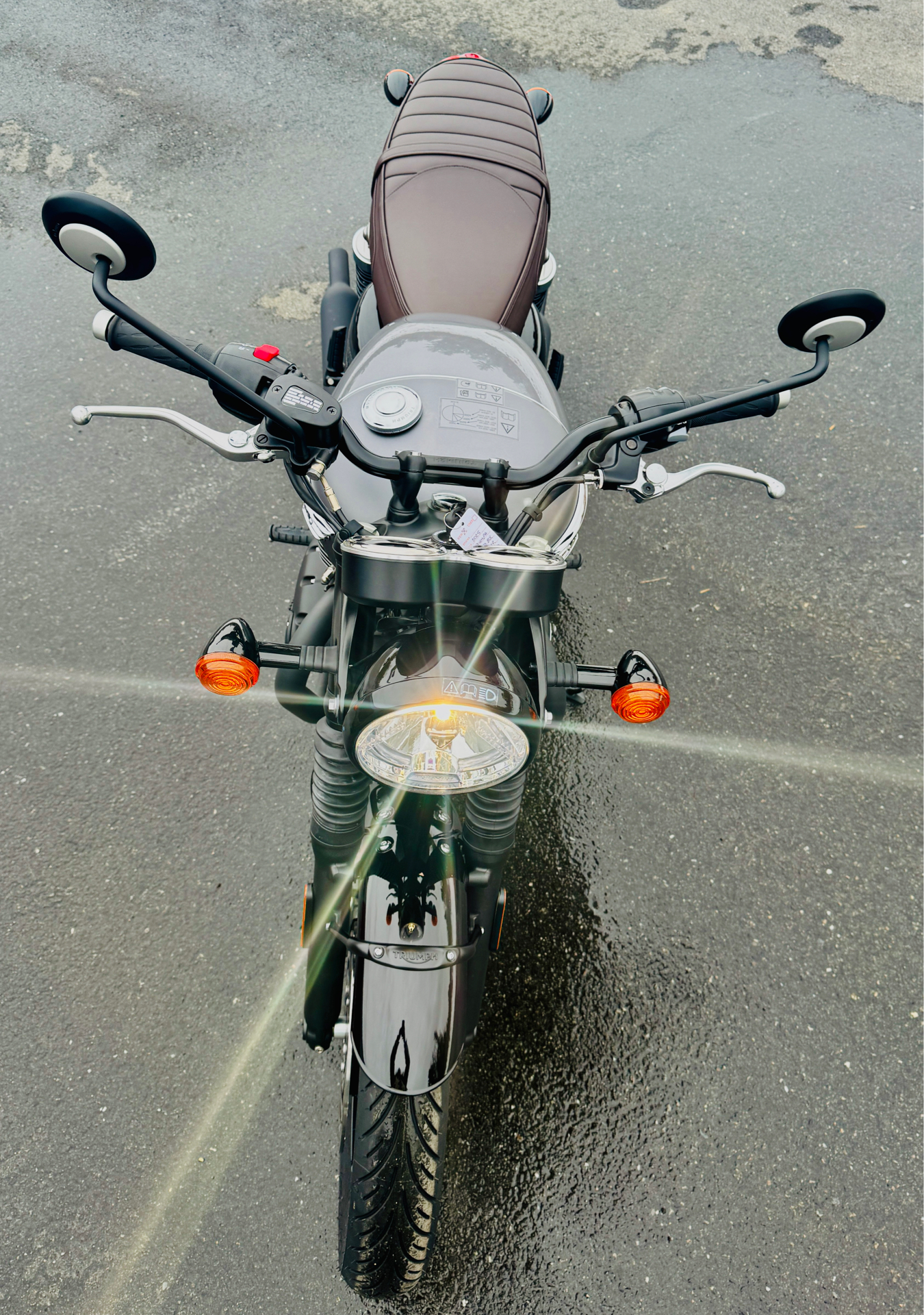 2025 Triumph Bonneville T120 Black in Foxboro, Massachusetts - Photo 13
