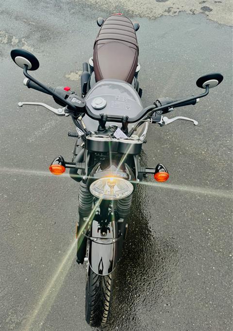 2025 Triumph Bonneville T120 Black in Foxboro, Massachusetts - Photo 13