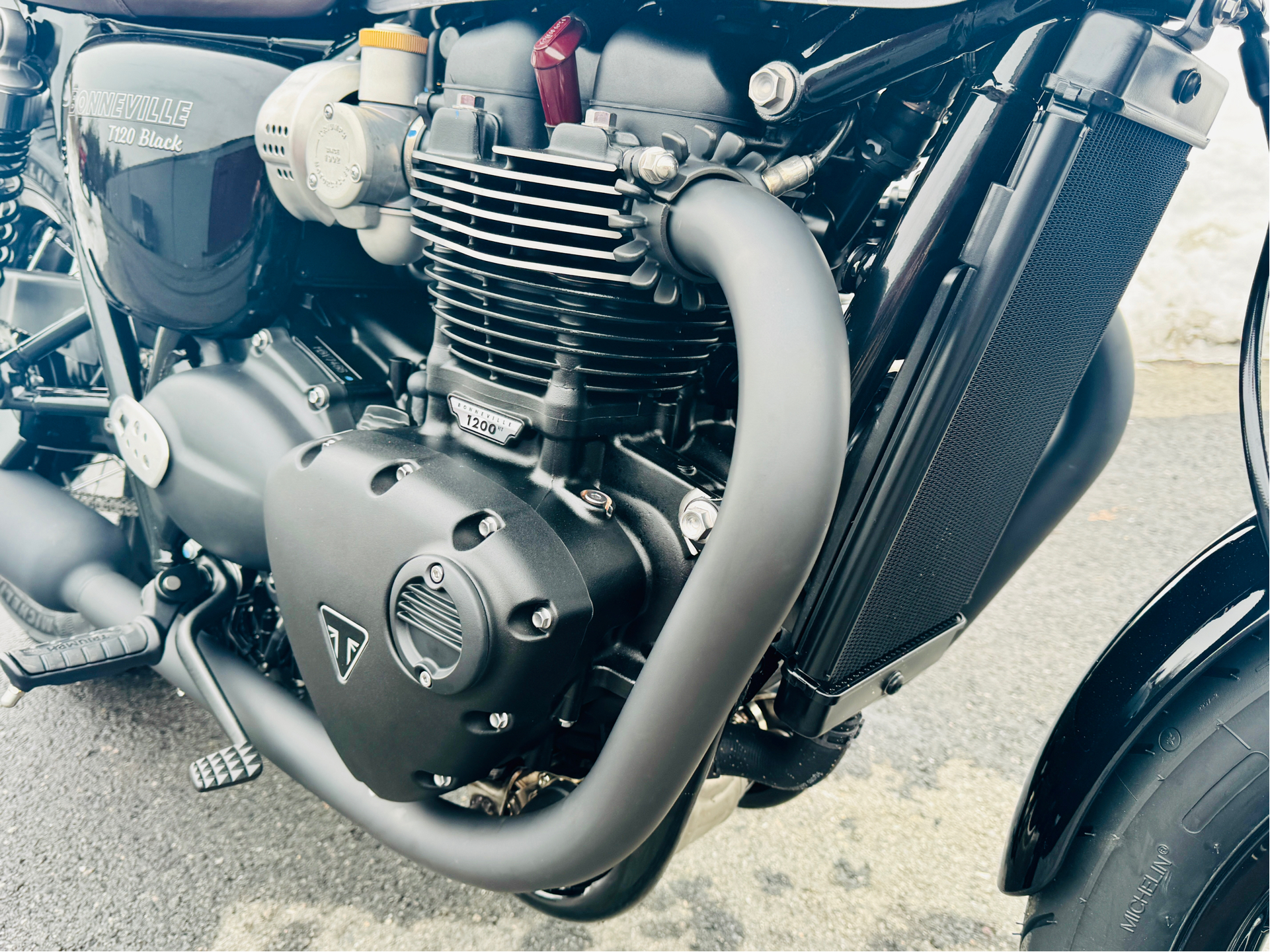 2025 Triumph Bonneville T120 Black in Foxboro, Massachusetts - Photo 11