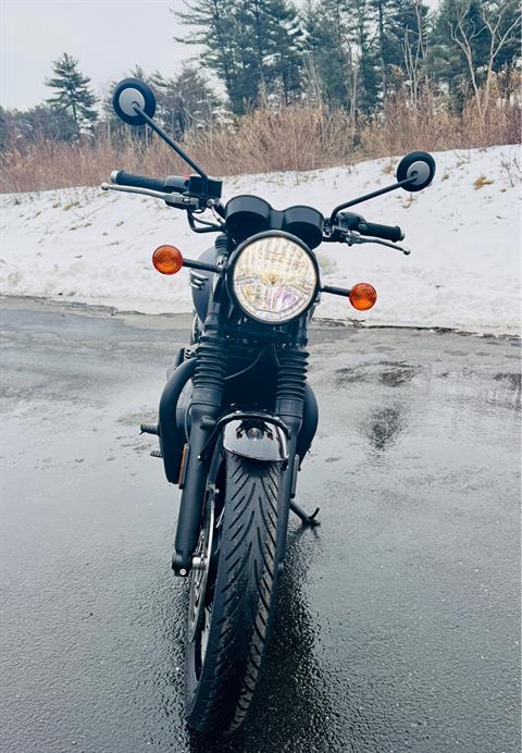 2025 Triumph Bonneville T120 Black in Foxboro, Massachusetts - Photo 28