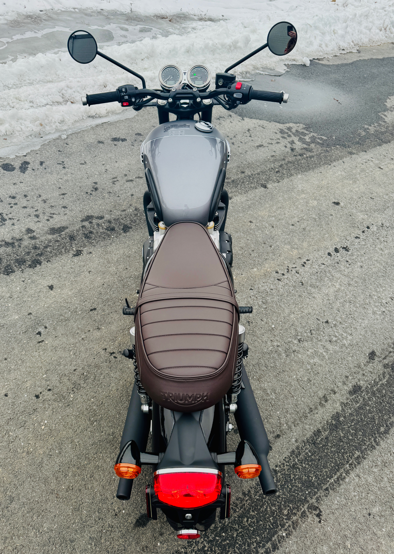 2025 Triumph Bonneville T120 Black in Foxboro, Massachusetts - Photo 6