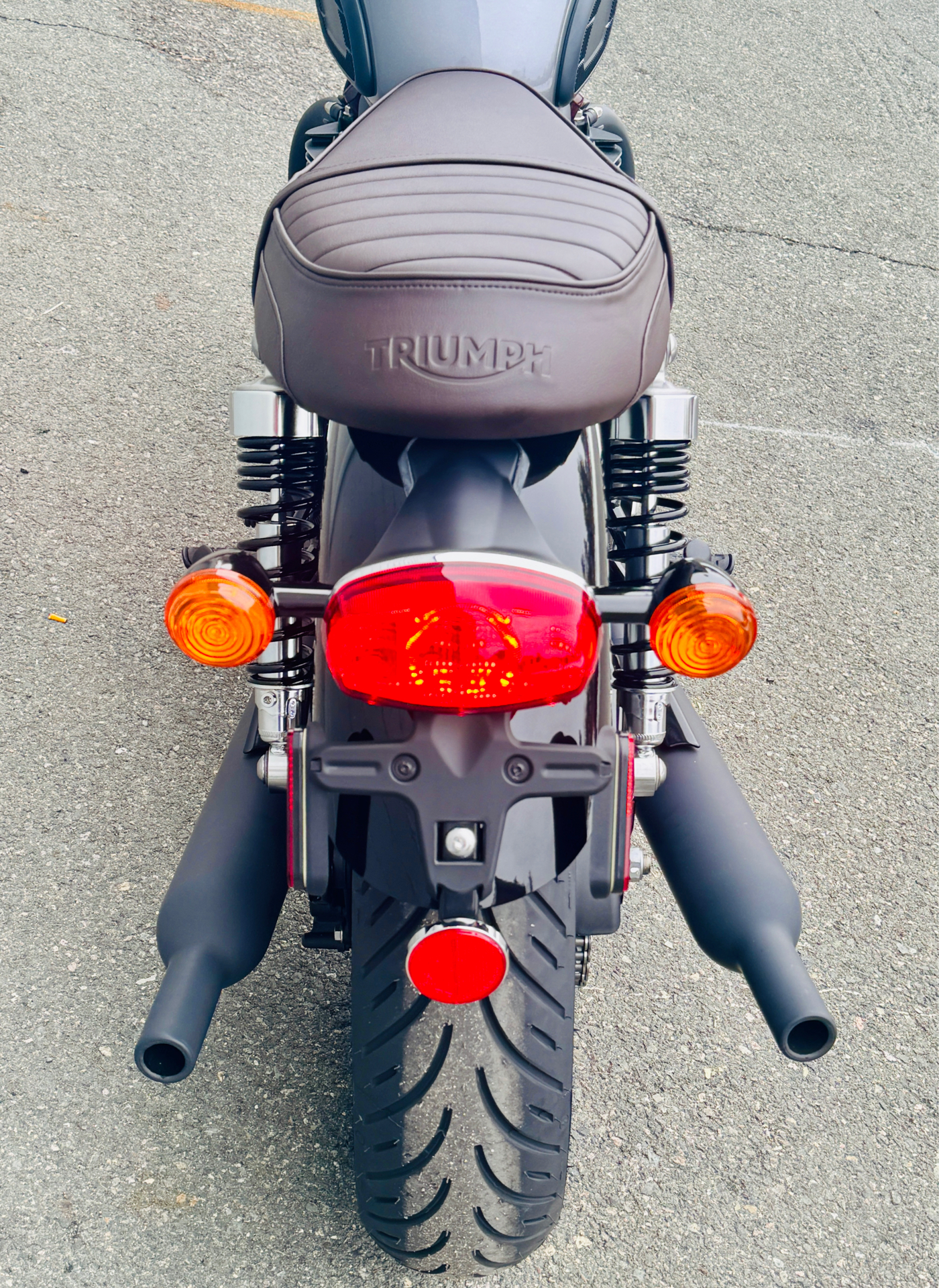 2025 Triumph Bonneville T120 Black in Foxboro, Massachusetts - Photo 47