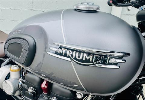 2025 Triumph Bonneville T120 Black in Foxboro, Massachusetts - Photo 42