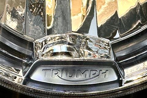2025 Triumph Bonneville T120 Black in Foxboro, Massachusetts - Photo 40