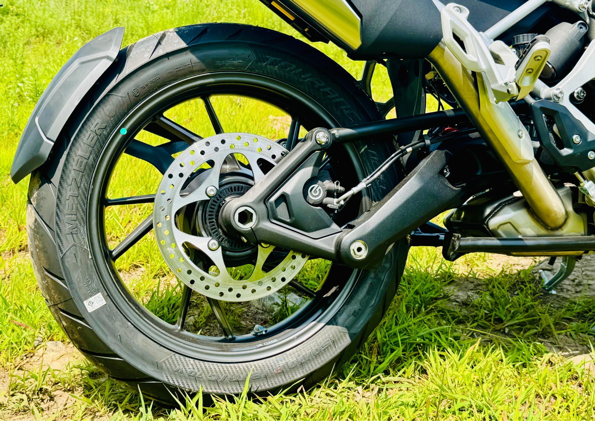 2023 Triumph Tiger 1200 GT Explorer in Foxboro, Massachusetts - Photo 17