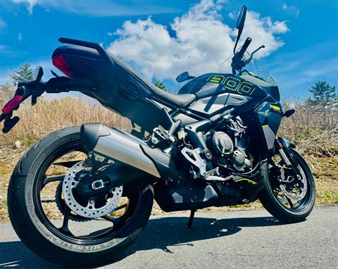 2025 Triumph Tiger Sport 800 in Foxboro, Massachusetts - Photo 20
