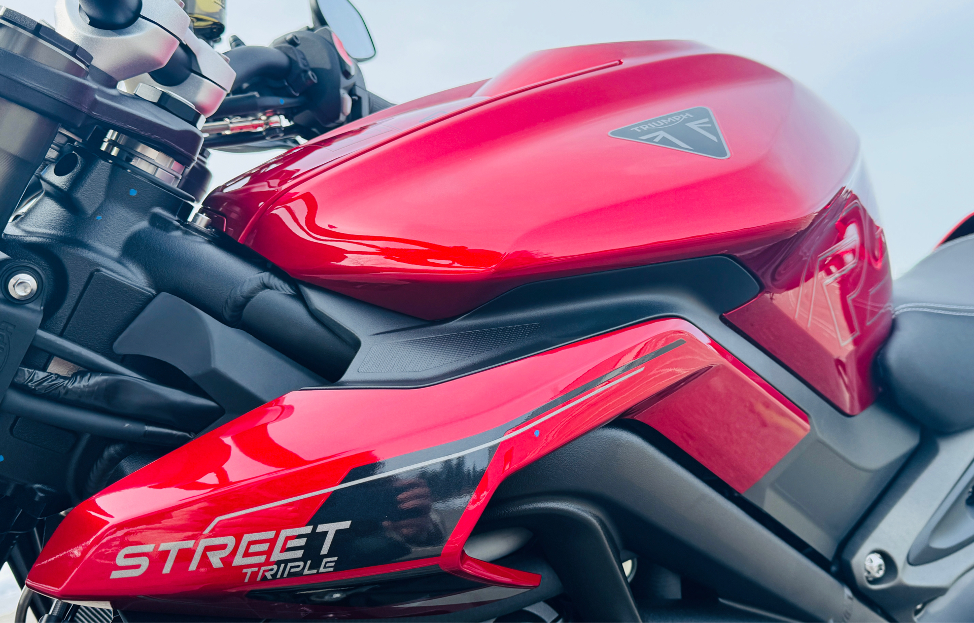 2025 Triumph Street Triple 765 RS in Foxboro, Massachusetts - Photo 16