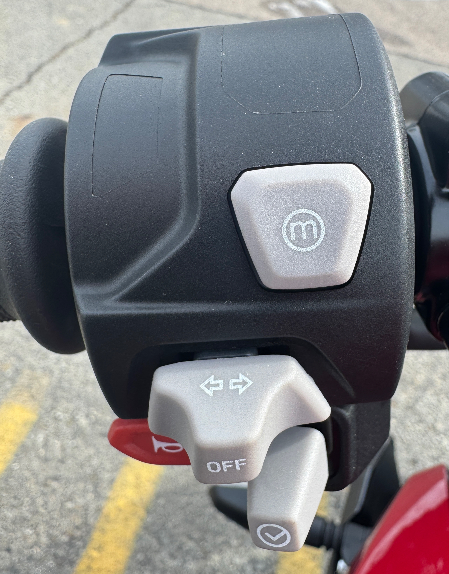 2025 Triumph Street Triple 765 RS in Foxboro, Massachusetts - Photo 29