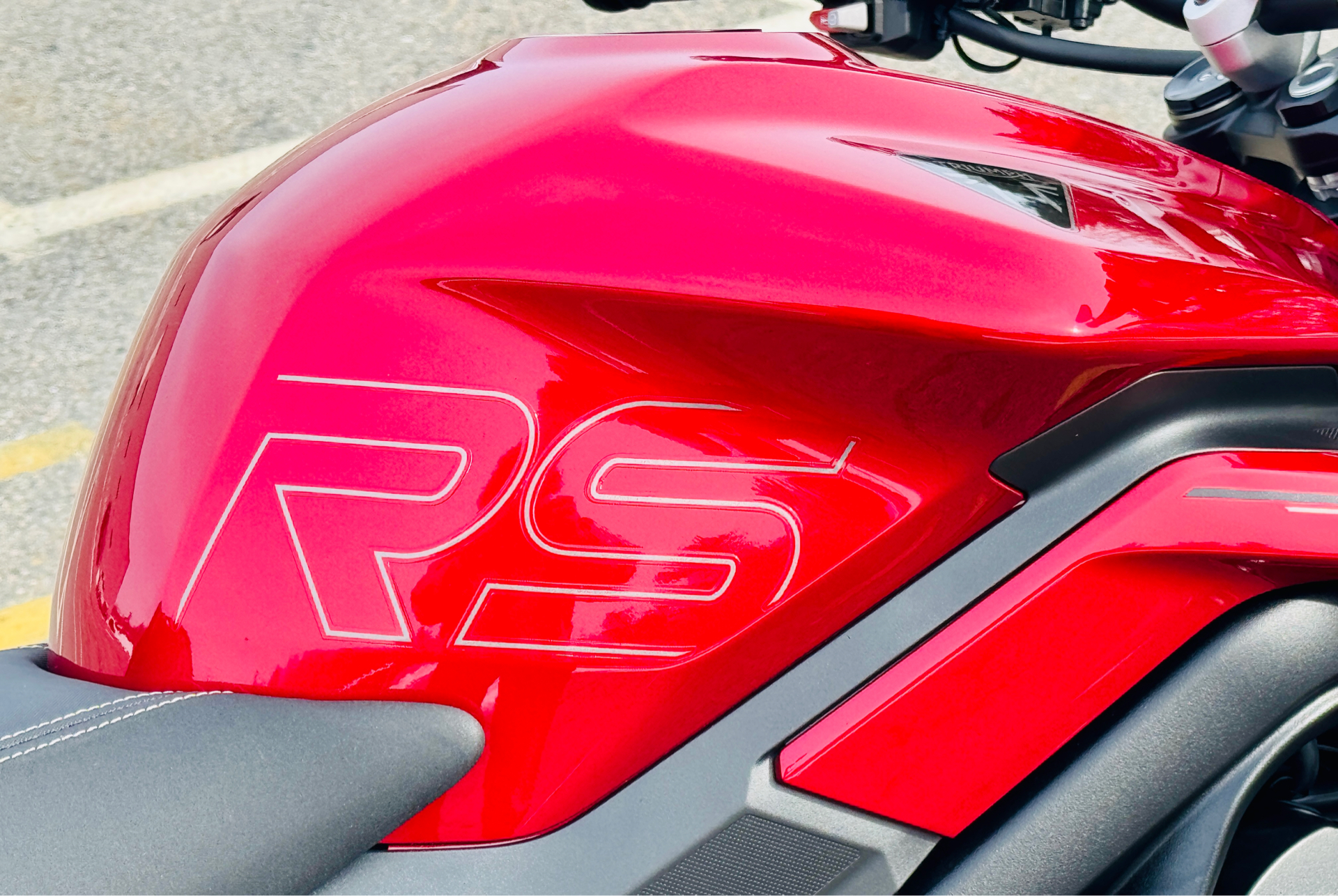 2025 Triumph Street Triple 765 RS in Foxboro, Massachusetts - Photo 33