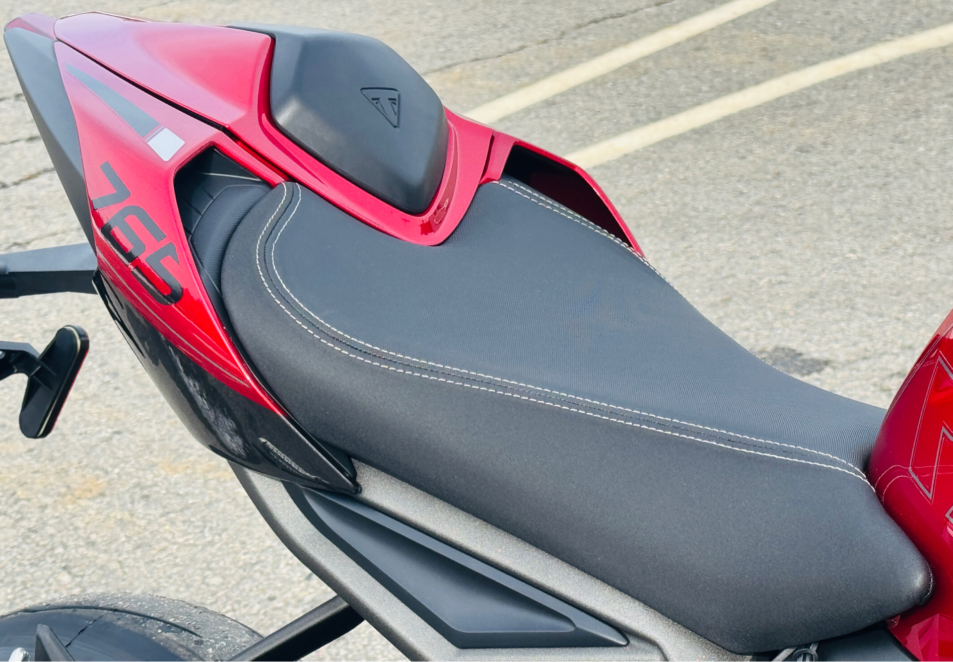 2025 Triumph Street Triple 765 RS in Foxboro, Massachusetts - Photo 35