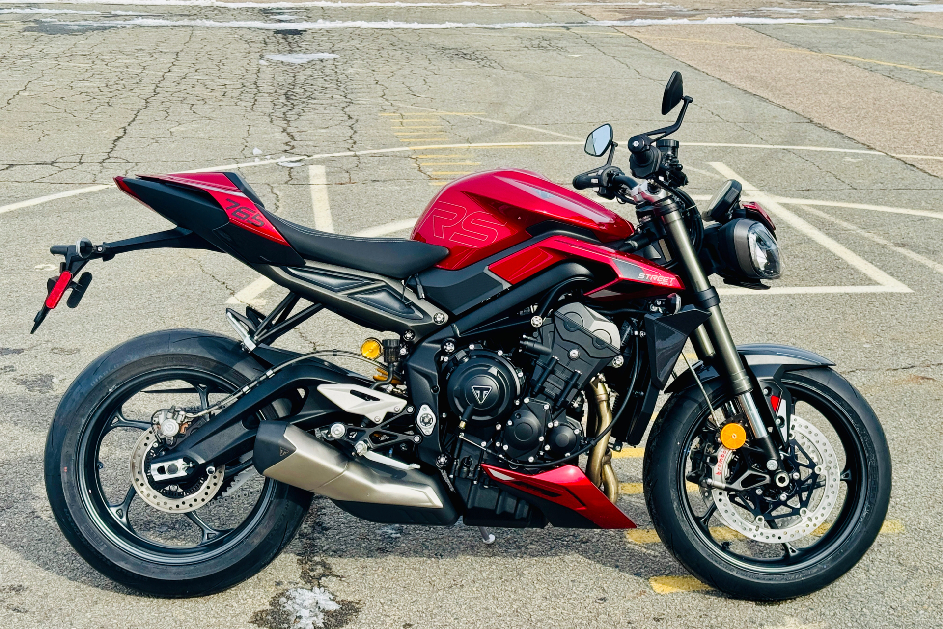 2025 Triumph Street Triple 765 RS in Foxboro, Massachusetts - Photo 11