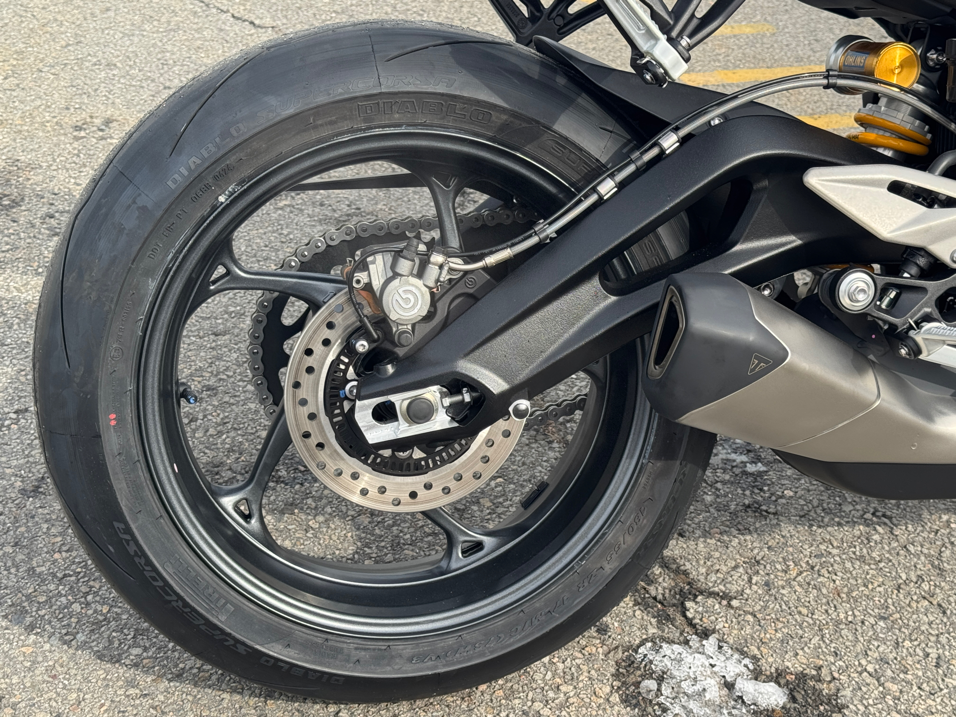 2025 Triumph Street Triple 765 RS in Foxboro, Massachusetts - Photo 8