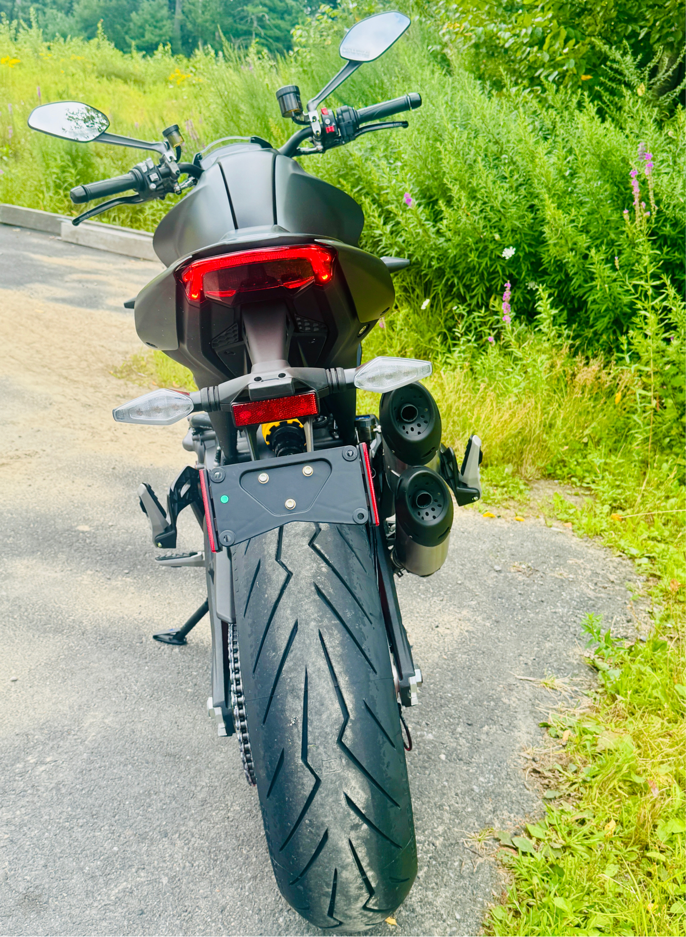 2025 Ducati Monster + in Foxboro, Massachusetts - Photo 21