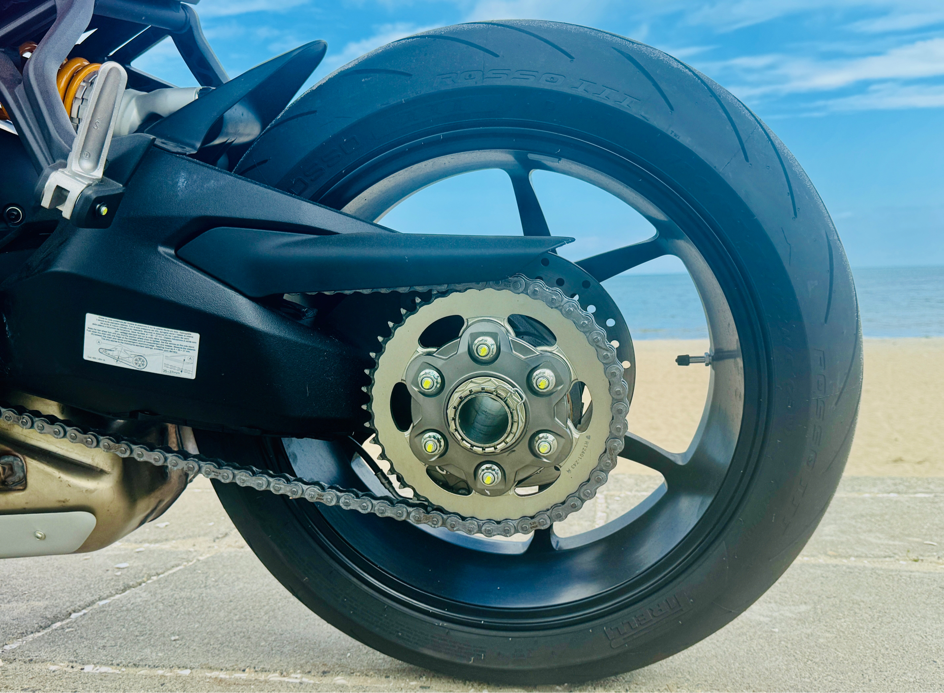 2024 Ducati SuperSport 950 S in Foxboro, Massachusetts - Photo 18
