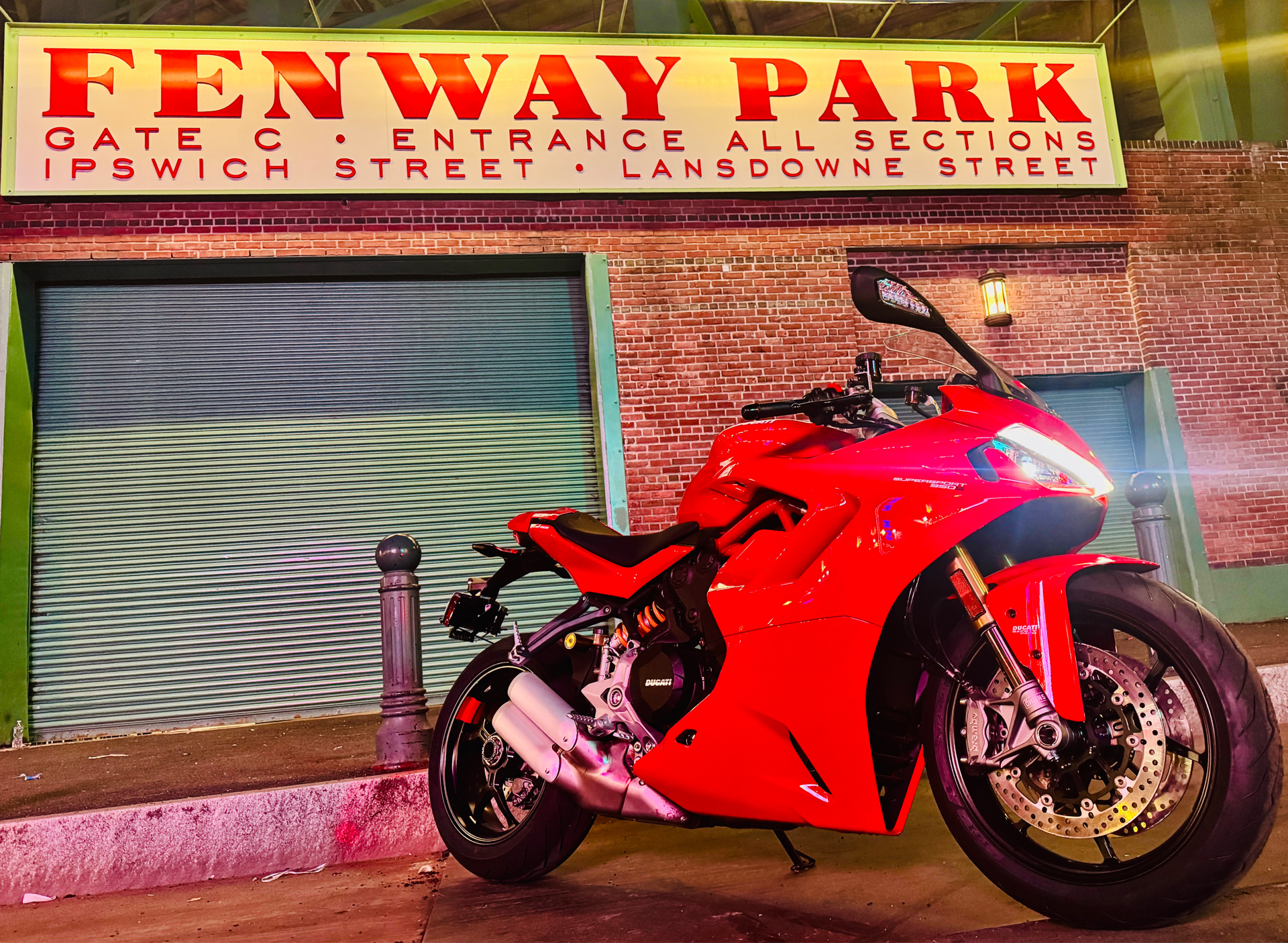 2024 Ducati SuperSport 950 S in Foxboro, Massachusetts - Photo 5