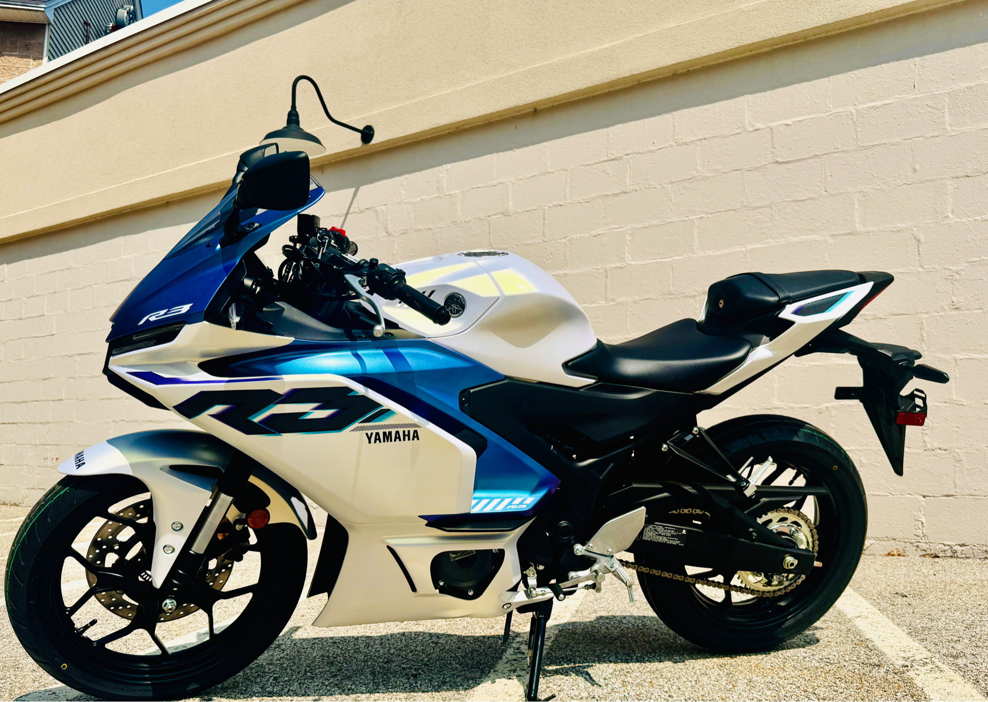 2025 Yamaha YZF-R3 in Foxboro, Massachusetts - Photo 12