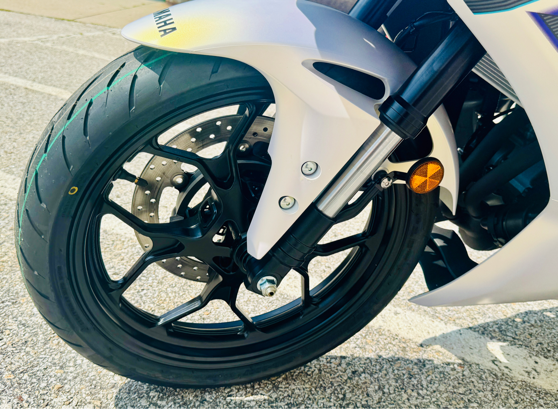 2025 Yamaha YZF-R3 in Foxboro, Massachusetts - Photo 17