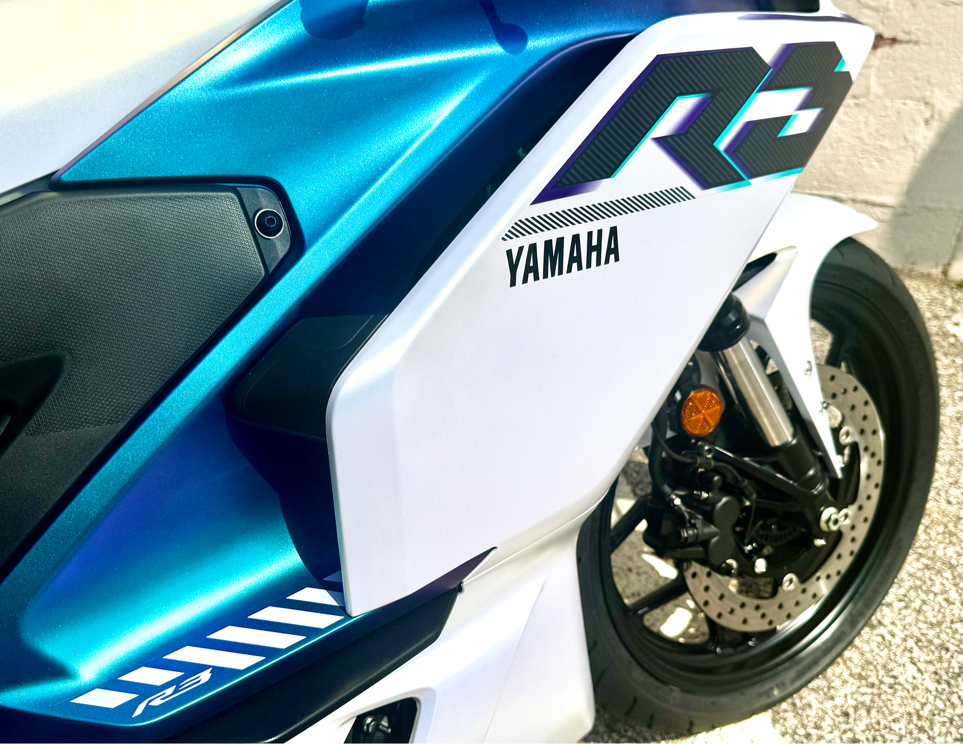 2025 Yamaha YZF-R3 in Foxboro, Massachusetts - Photo 2