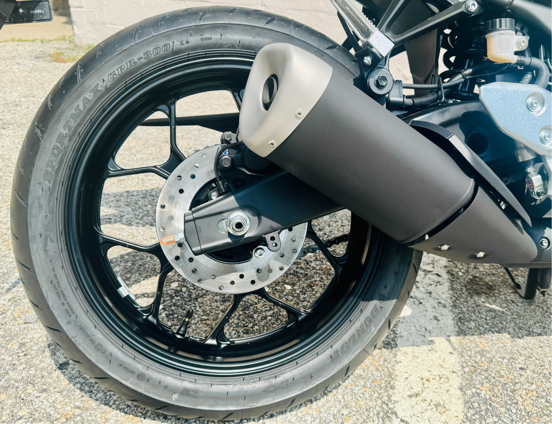 2025 Yamaha YZF-R3 in Foxboro, Massachusetts - Photo 20