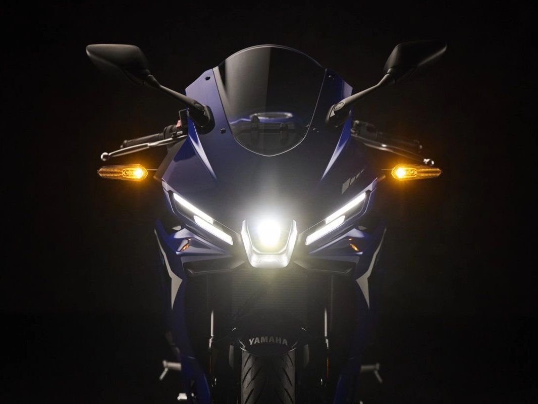 2025 Yamaha YZF-R3 in Foxboro, Massachusetts - Photo 7