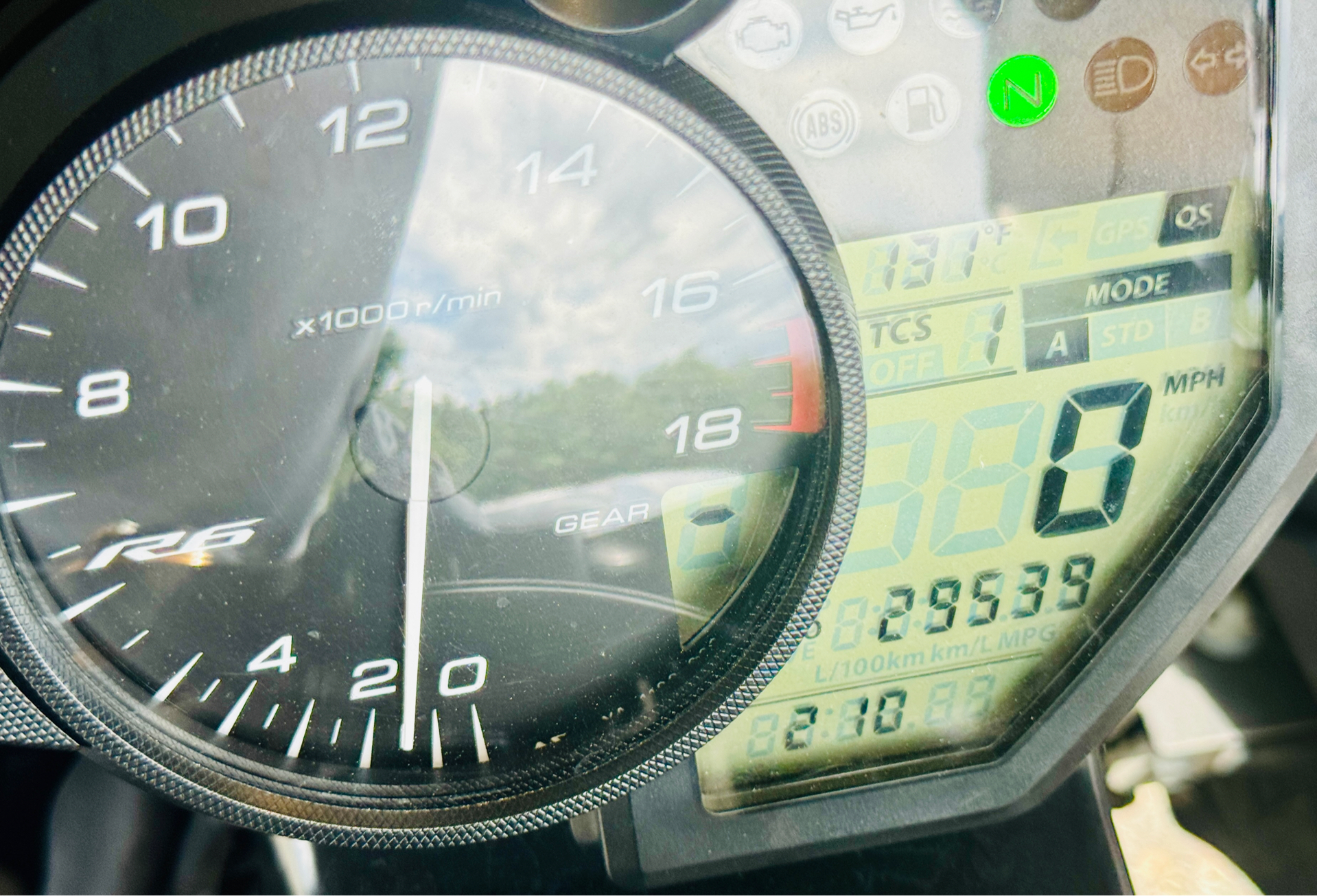 2017 Yamaha YZF-R6 in Foxboro, Massachusetts - Photo 8
