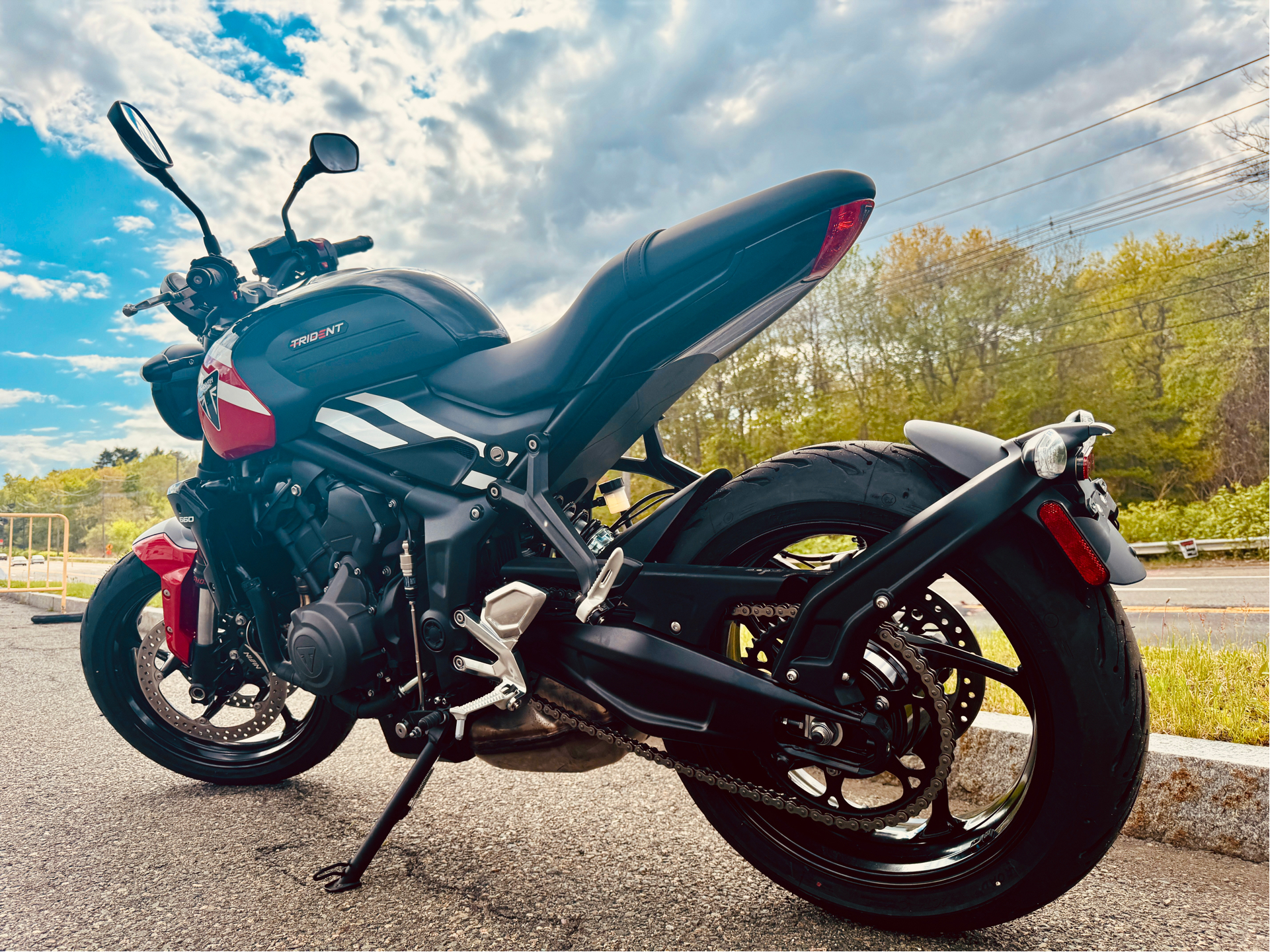 2025 Triumph Trident 660 in Foxboro, Massachusetts - Photo 11