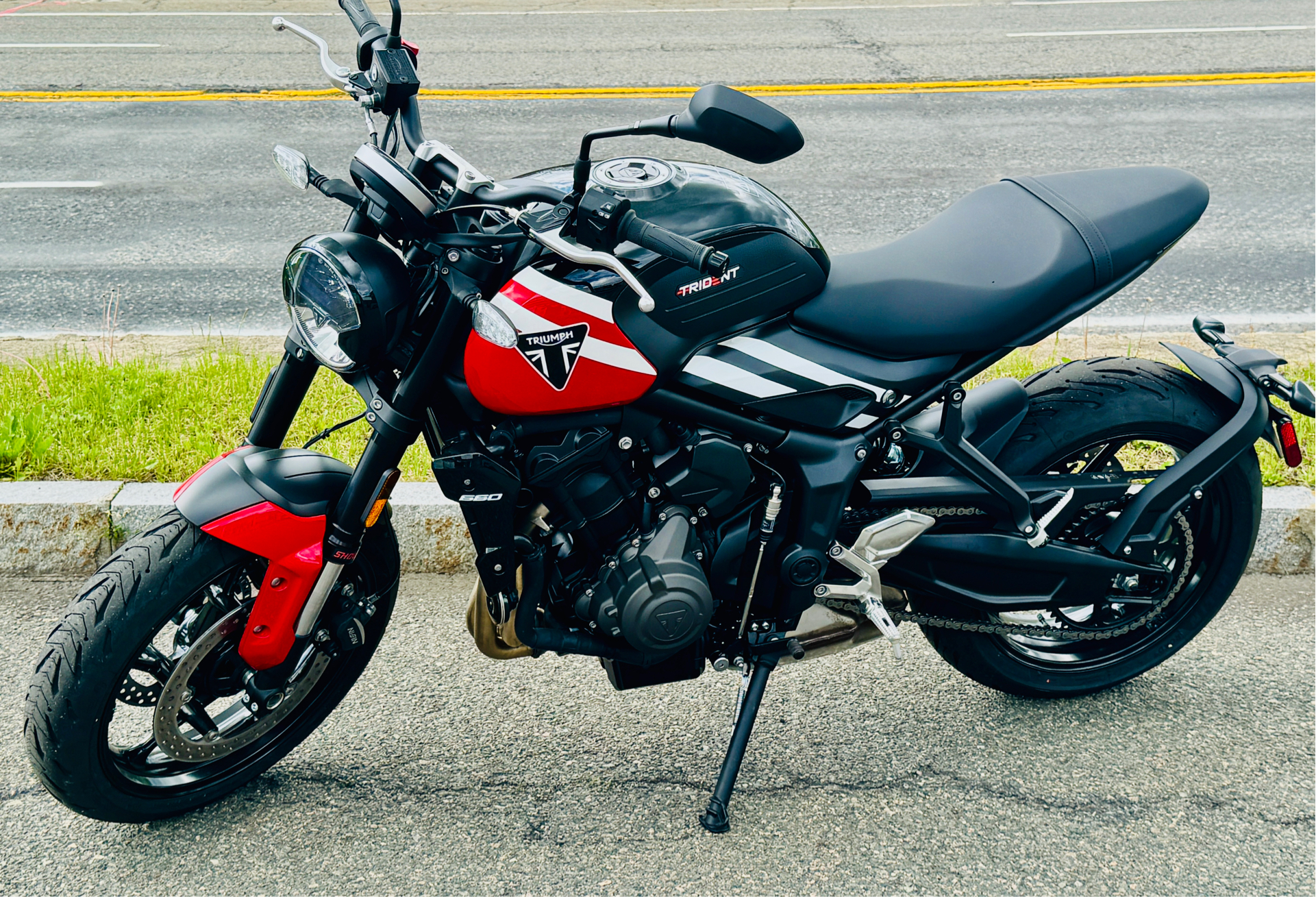 2025 Triumph Trident 660 in Foxboro, Massachusetts - Photo 13