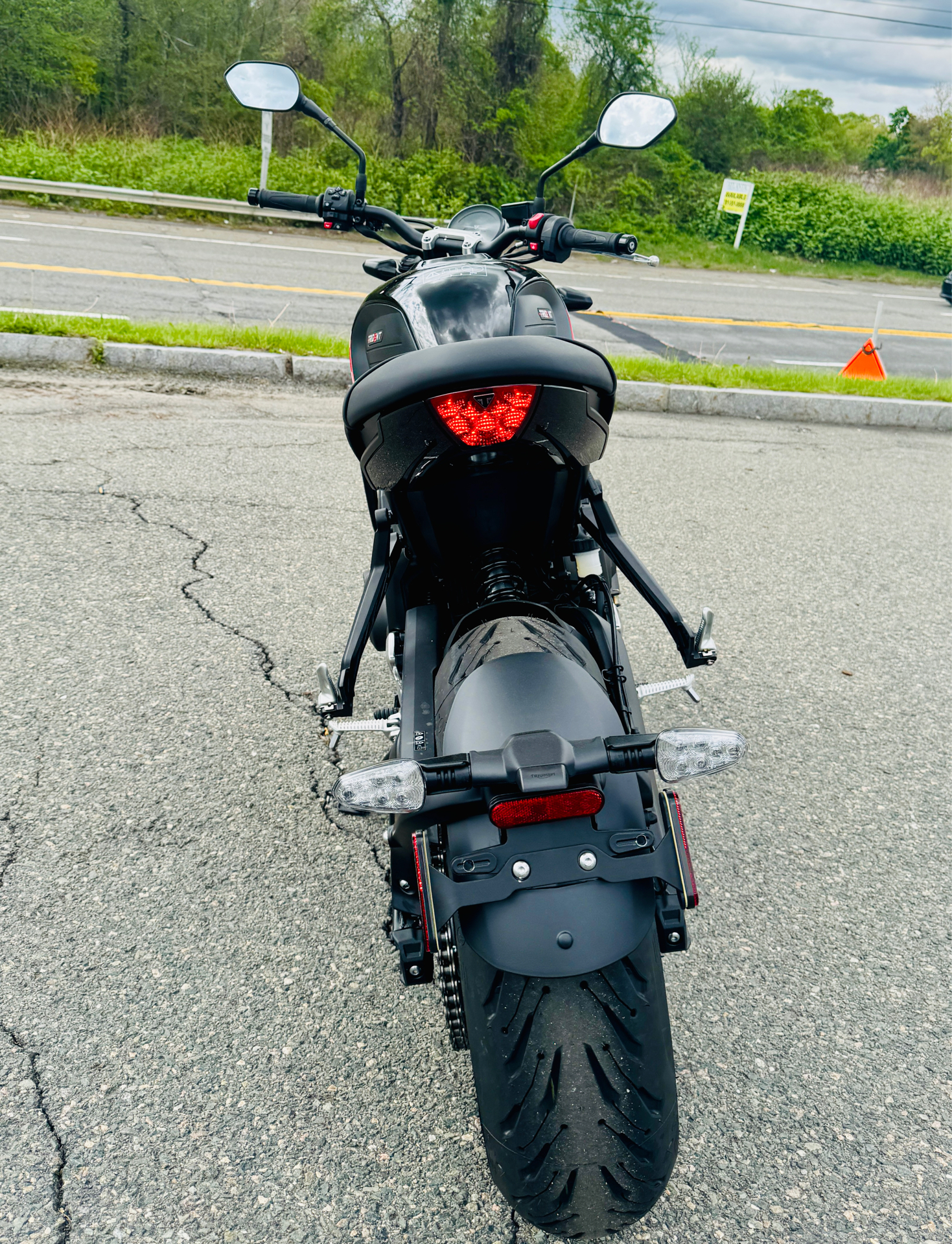 2025 Triumph Trident 660 in Foxboro, Massachusetts - Photo 16