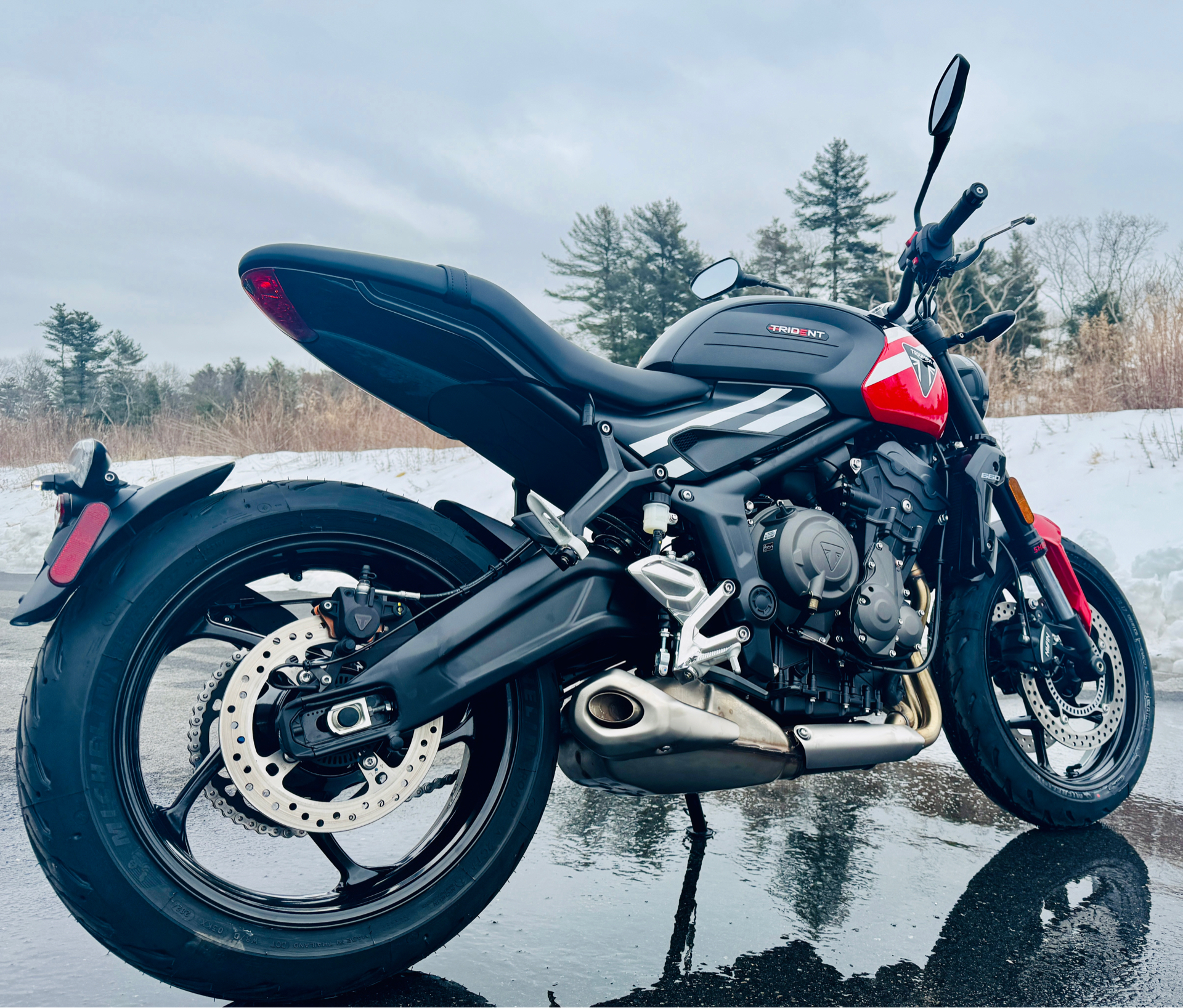 2025 Triumph Trident 660 in Foxboro, Massachusetts - Photo 9