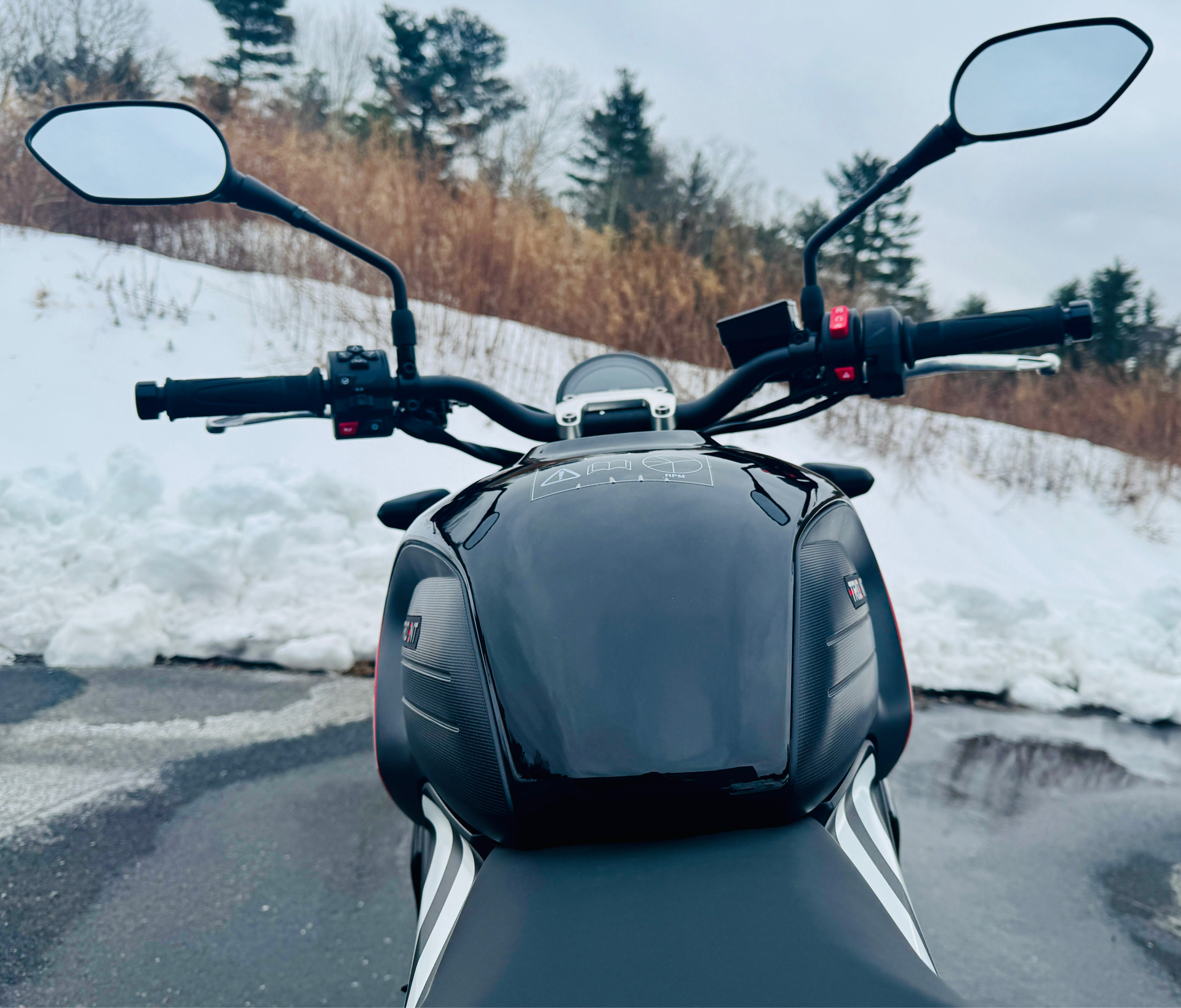 2025 Triumph Trident 660 in Foxboro, Massachusetts - Photo 23