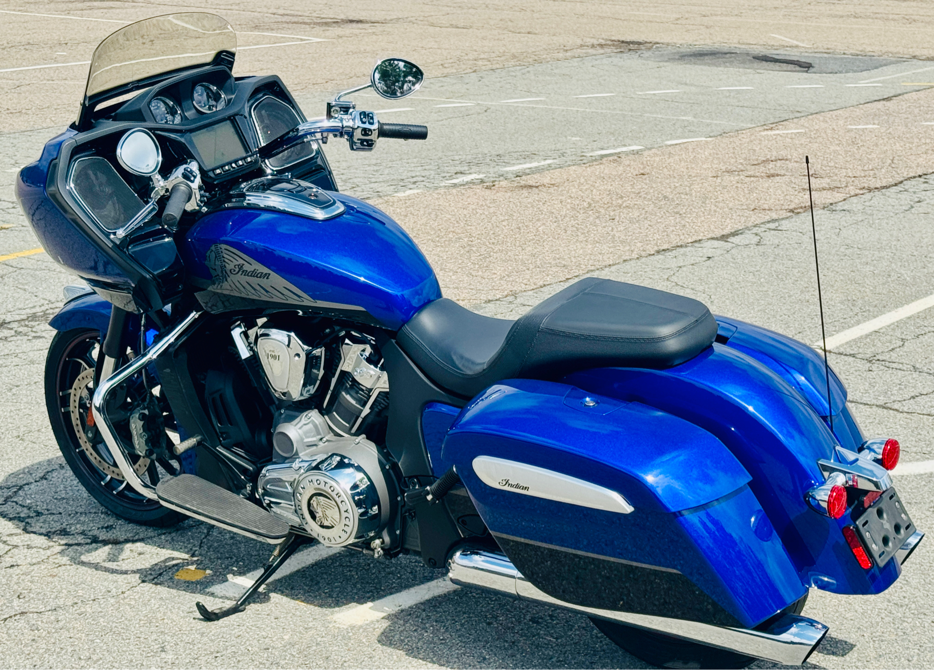 2022 Indian Motorcycle Challenger® Limited in Foxboro, Massachusetts - Photo 10