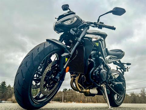 2024 Triumph Street Triple 765 R in Foxboro, Massachusetts - Photo 9