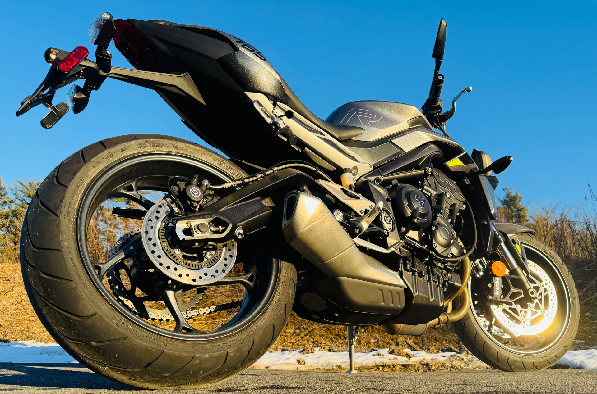 2024 Triumph Street Triple 765 R in Foxboro, Massachusetts - Photo 11