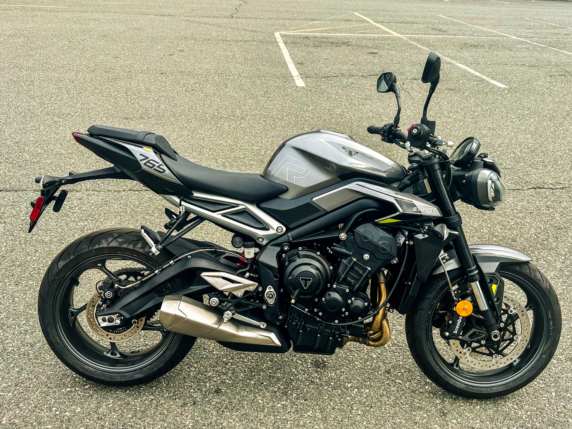 2024 Triumph Street Triple 765 R in Foxboro, Massachusetts - Photo 16